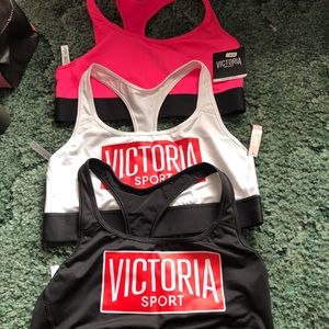 VS sports bra’s
